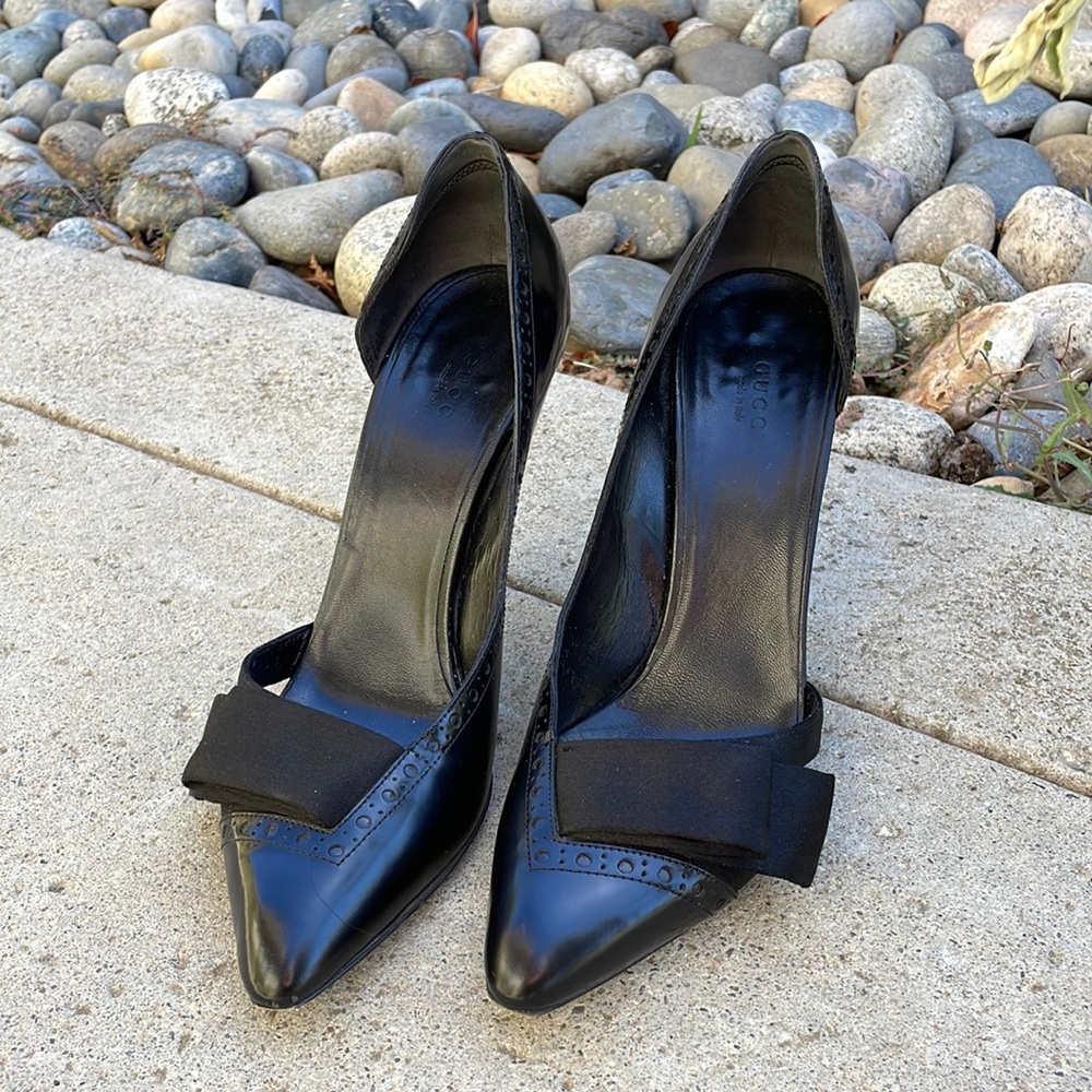 Gucci Black Pointed Toe Bow Pumps